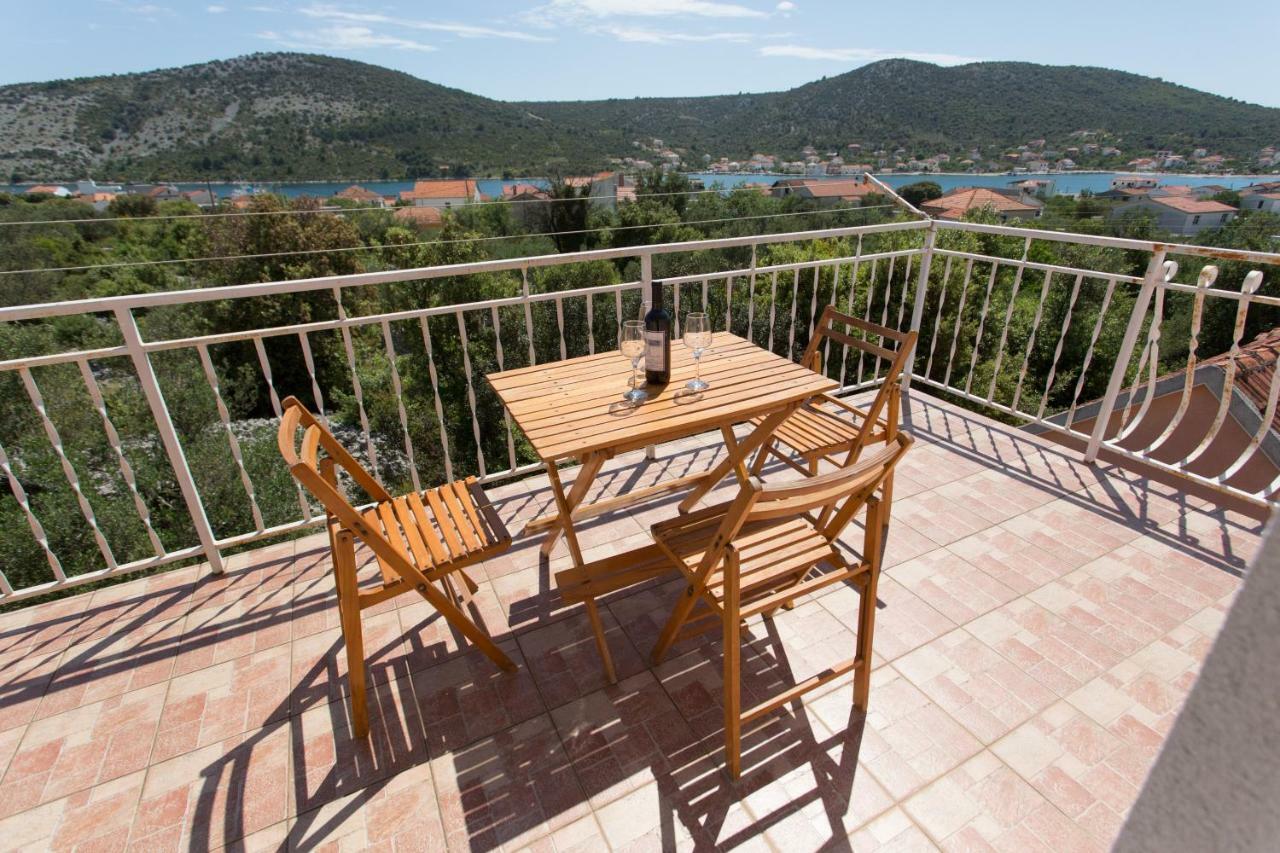 Apartman Paula 1 Apartman Vinišće Kültér fotó